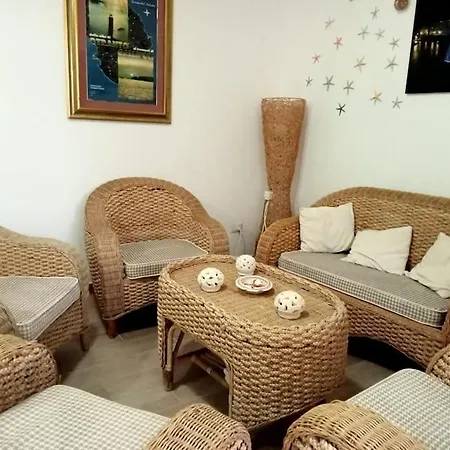 Piano Terra A 20 Passi Dal Mare Apartmán *